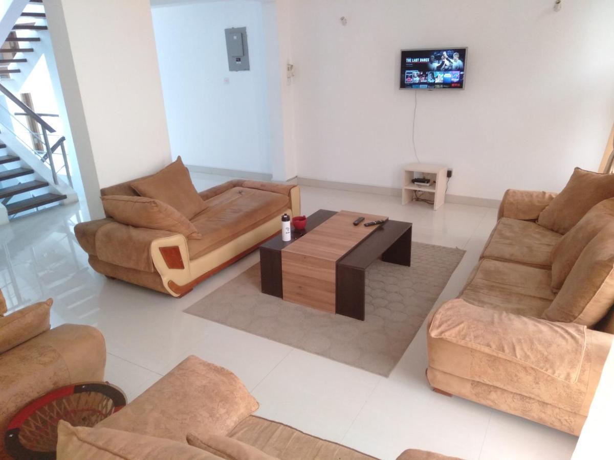 Ary Homestay Nyali- A Walk Away From City Mall Mombasa Exteriör bild