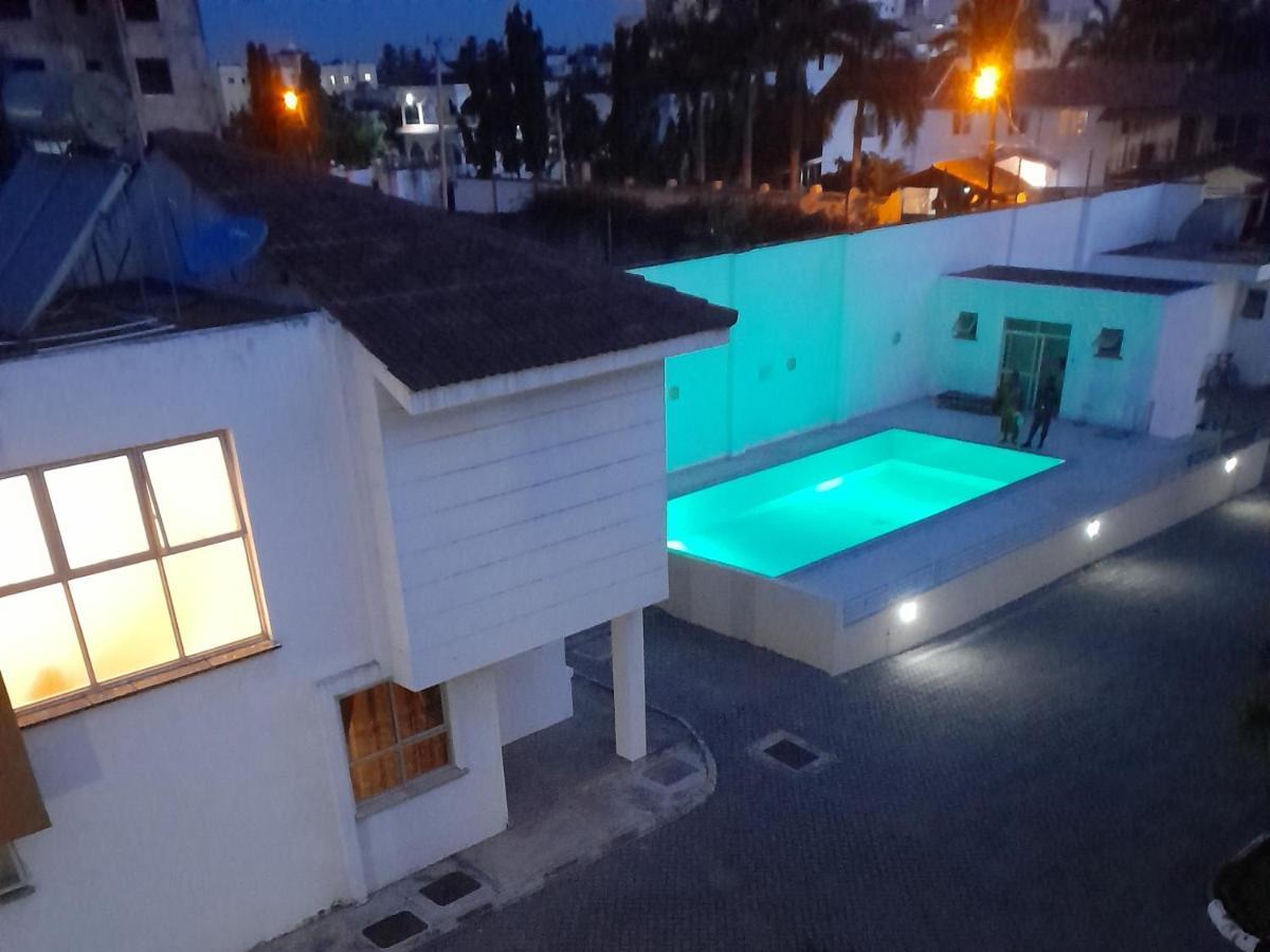 Ary Homestay Nyali- A Walk Away From City Mall Mombasa Exteriör bild