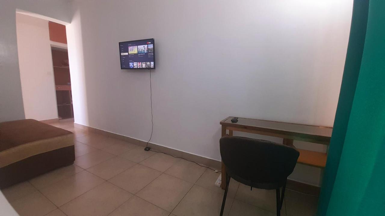 Ary Homestay Nyali- A Walk Away From City Mall Mombasa Exteriör bild