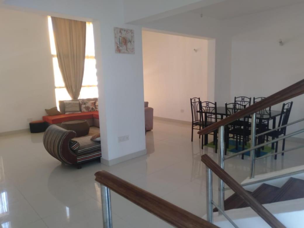 Ary Homestay Nyali- A Walk Away From City Mall Mombasa Exteriör bild